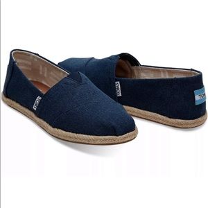 TOMS Classic Navy Washed Canvas Flats